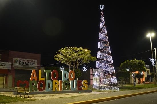 Alto do Rodrigues entra no clima natalino com decoração de Natal