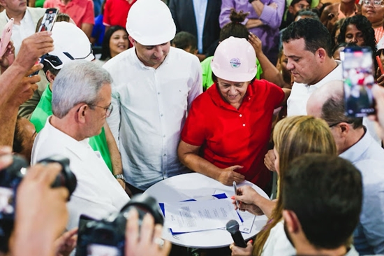 Em um dia histórico para Guamaré, Prefeito Arthur Teixeira e a Governadora Fátima Bezerra assinam ordem de serviço de obras na RN-401