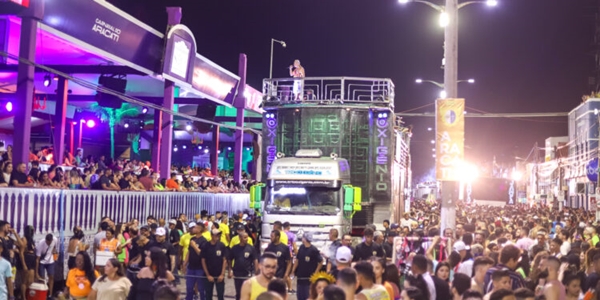 Carnaval de Aracati 2024 promete grandes emoções com 04 trios elétricos e estrelas nacionais