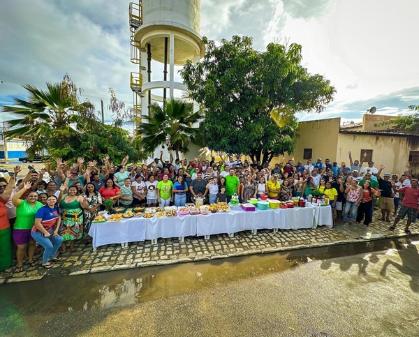 Em Porto do Mangue, Júnior Bola ganha festa de aniversário da população