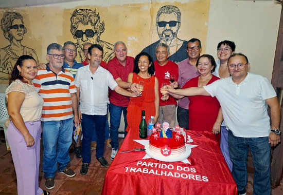 PT macauense comemora aniversário e lança pré-candidatura à prefeito do professor Albimar Mello 