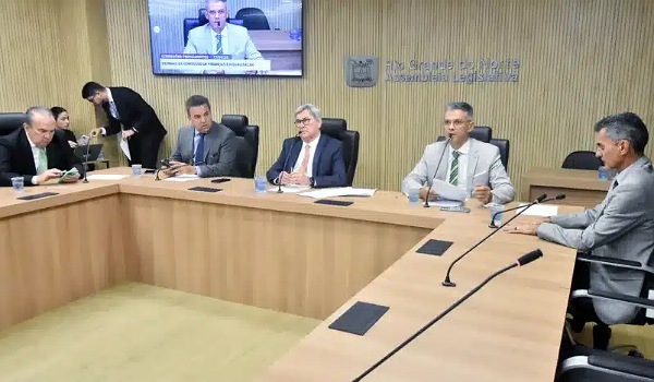 Comissão de Finanças da ALRN debate polêmica em torno de obras em São Miguel do Gostoso