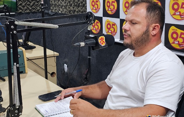 Em programa de rádio, vereador Givagno presta contas do mandato, fala de ações e futuro político