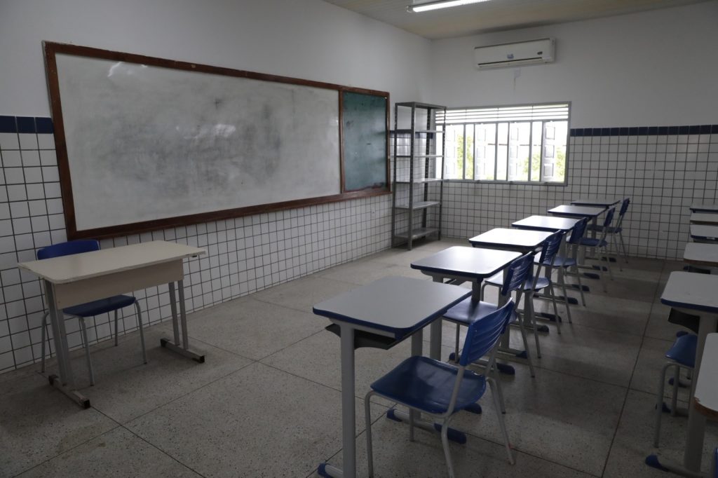 RN: Governadora Fátima Bezerra assina ordem de serviço para reforma em seis escolas estaduais