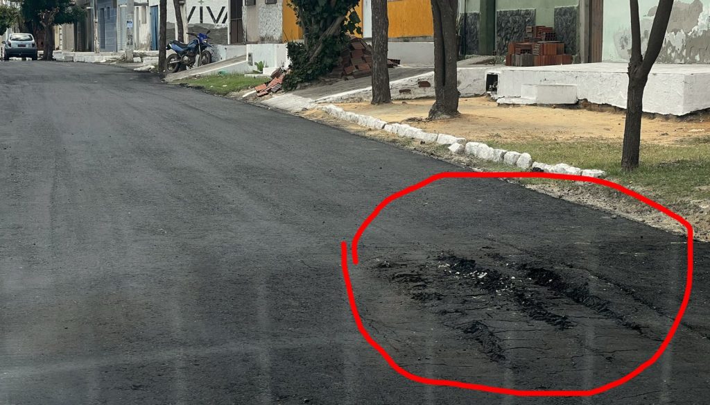 Pendências: Maquiagem da prefeita com aplicação do asfalto apresenta pontos de desgaste