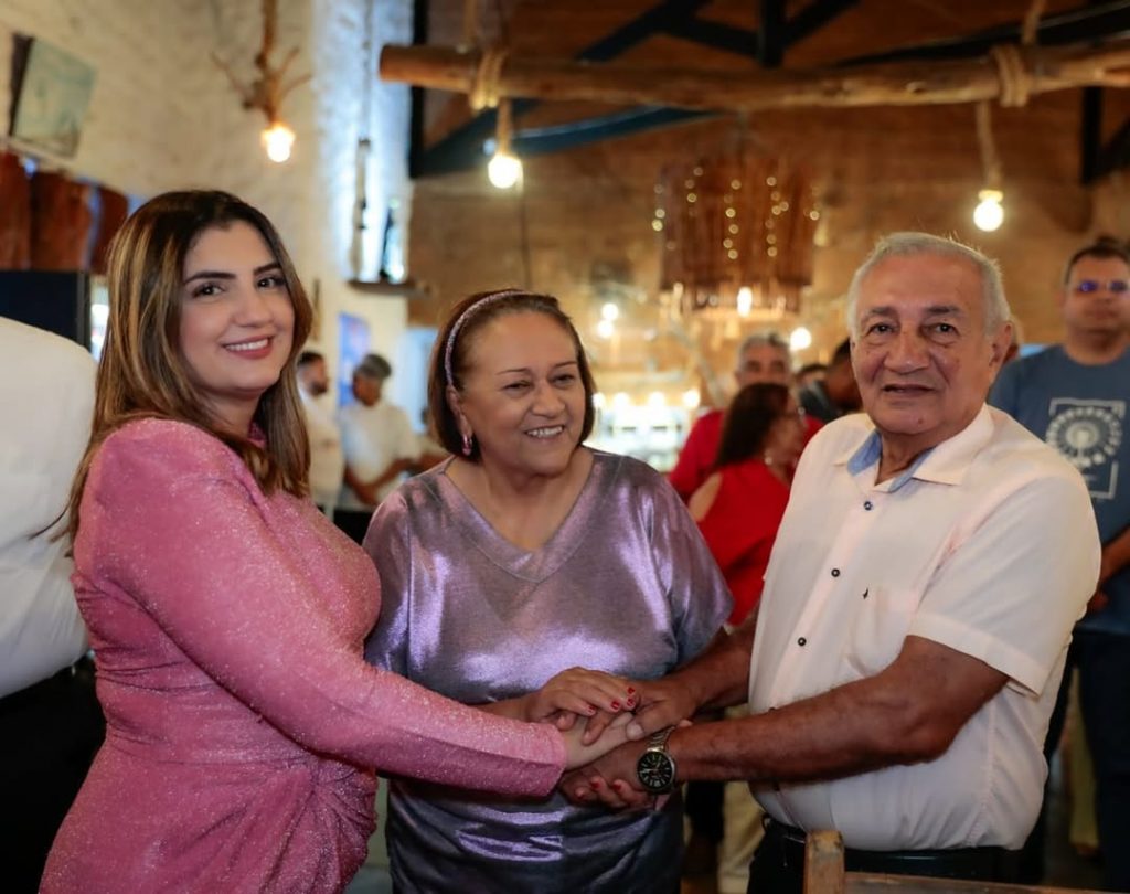 Ao lado da prefeita Flavinha, vice-prefeito Raimundo recepciona Fátima Bezerra em Macau