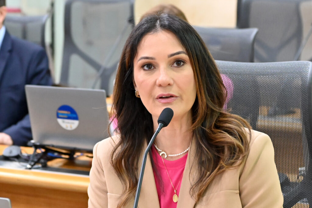 Cristiane Dantas chama atenção para ações de prevenção ao câncer de mama