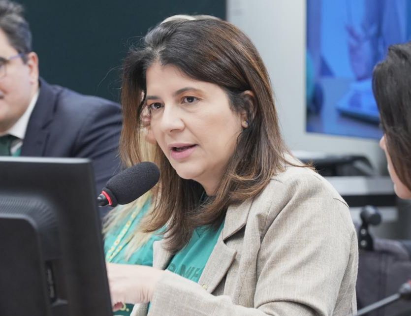 Carla Dickson aprova relatoria a projeto que assegura prerrogativa dos nutricionistas na solicitação de exames complementares