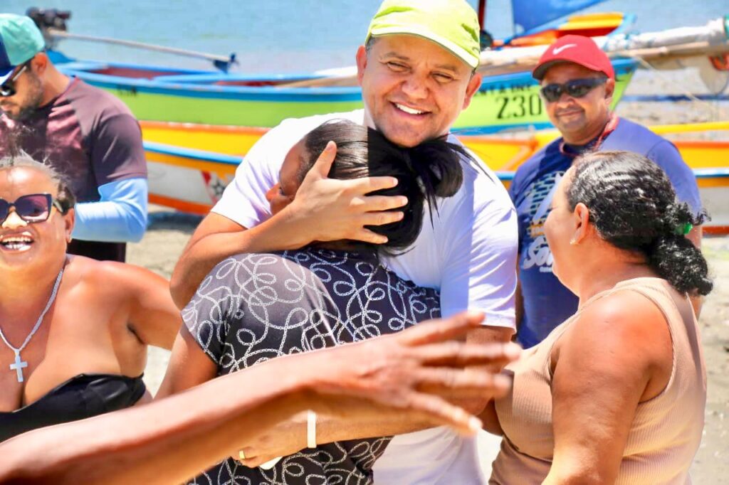 Guamaré: Hélio e o povo: o povo e Hélio, eis a diferença