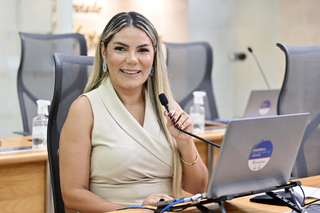 Eudiane destaca benefícios das academias populares de saúde para população