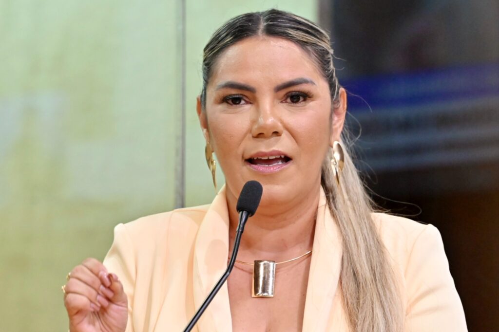 Eudiane Macedo responde críticas, defende trajetória e fala de representatividade