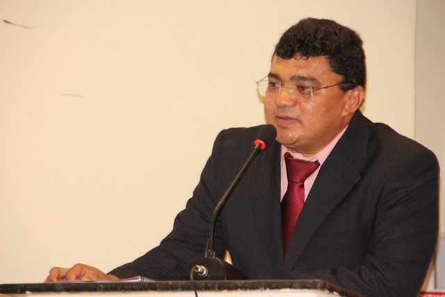 Ex-prefeito de Macau, Kerginaldo Pinto, é absolvido de acusação por improbidade administrativa