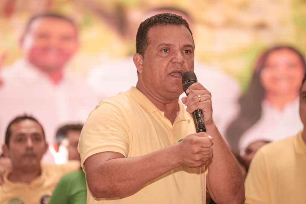 Guamaré: Prefeito Hélio Willamy garante pagamento da segunda parcela do 13º e fecha 2025 com 14 folhas salariais quitadas