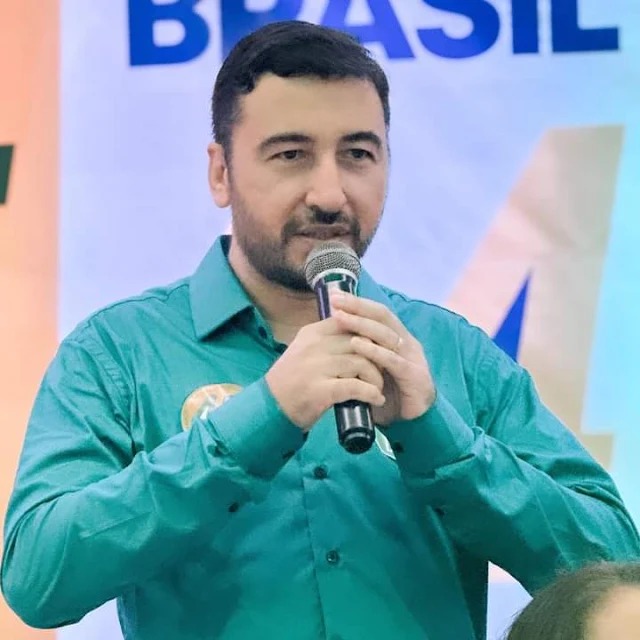 O cordão umbilical do poder: quando ex-gestores se recusam a sair de cena