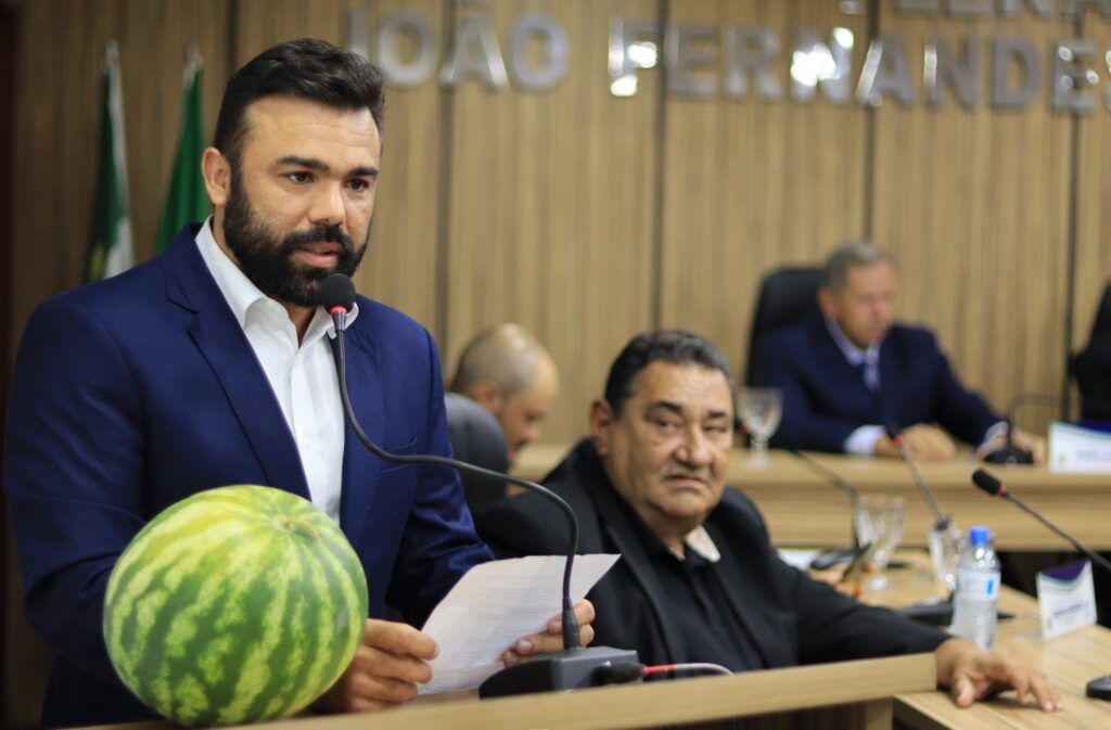 Alto do Rodrigues: Vereador Arlani Silva recebe denúncia sobre compra de mais de 4 toneladas de melancia no apagar das luzes da gestão do ex-prefeito Nixon Baracho