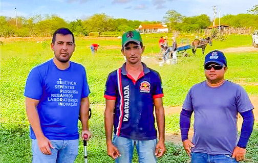 Comunidade celebra poços tubulares viabilizados por Ezequiel no Seridó