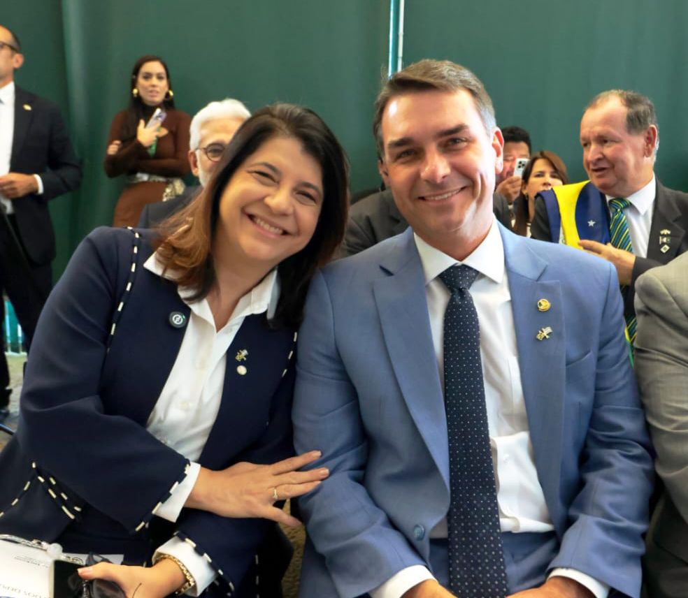 Com presença de Flávio Bolsonaro, deputada Carla Dickson instala oficialmente a Frente Parlamentar Brasil–Israel