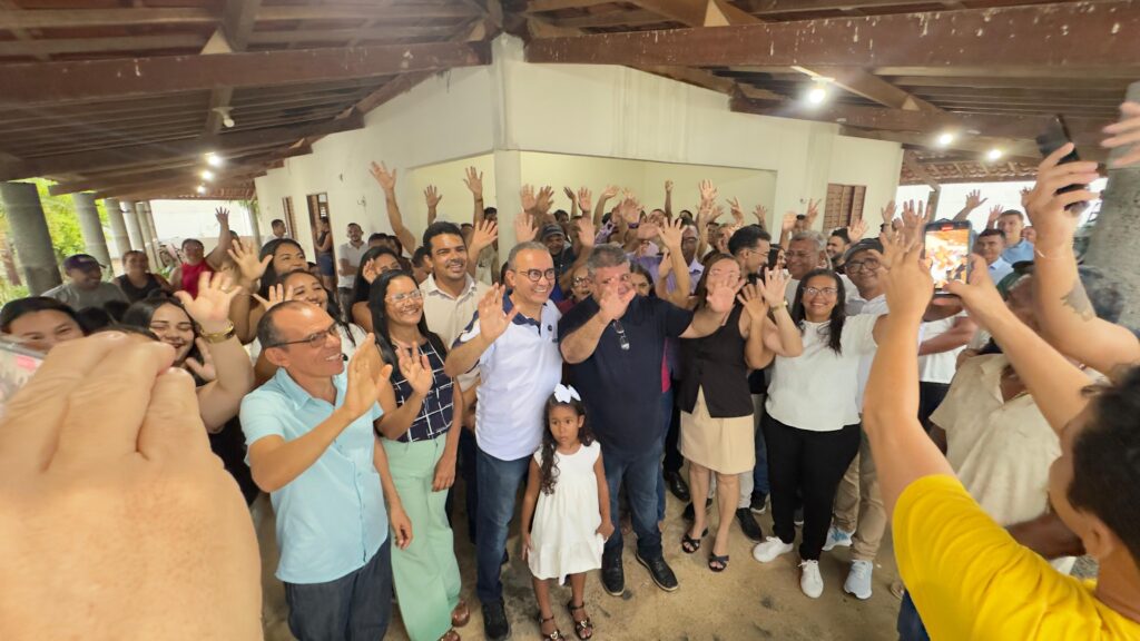 Porto do Mangue: Dino mostra força política em recepção ao federal Kelps Lima e movimenta cenário político local