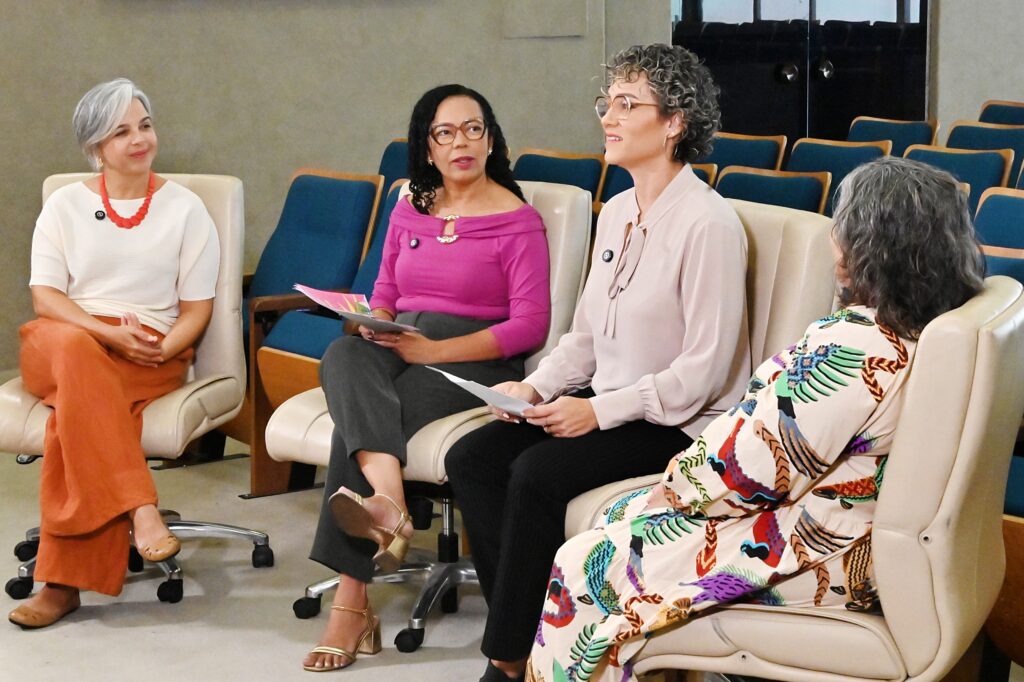 Divaneide Basílio destaca homenagem a Titina Medeiros no ‘Entre Elas’