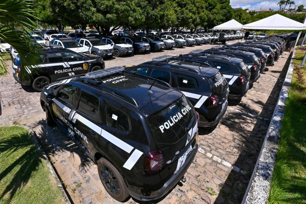 Governo atende demanda de Ezequiel e entrega viaturas semiblindadas para PM e PC