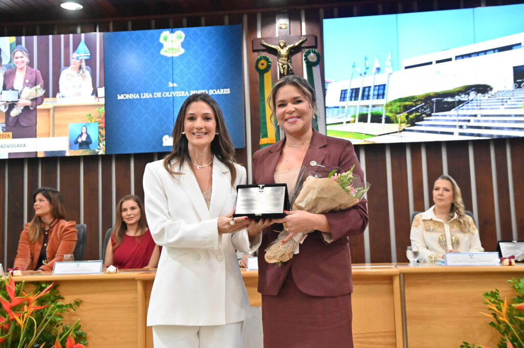 Advogada macauense Monna Lisa Pinto é homenageada na Assembleia Legislativa do RN