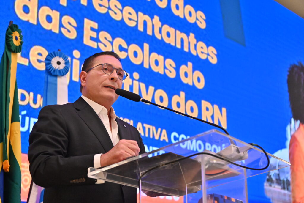Presidente da ALRN destaca educação cidadã na abertura do EREL 2026