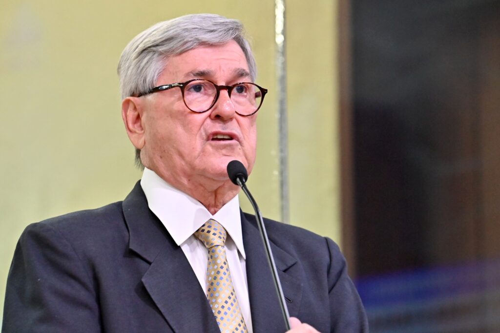 Tomba Farias sugere política de bem-estar para profissionais da saúde no RN