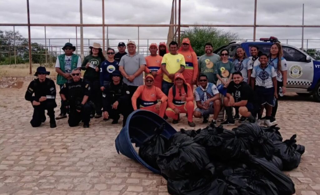 Macau promove Blitz Ambiental em Camapum e retira mais de 500 quilos de resíduos da praia