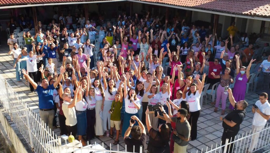Carla Dickson reúne mais de 400 pessoas em Natal e fortalece a maior rede de apoio às mães atípicas do RN