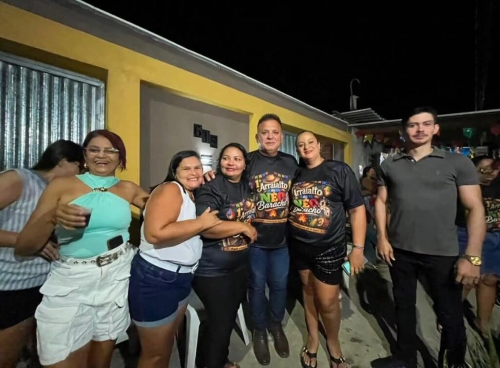 Nixon Baracho reúne moradores em arraial no Conjunto Neo Baracho, em Alto do Rodrigues