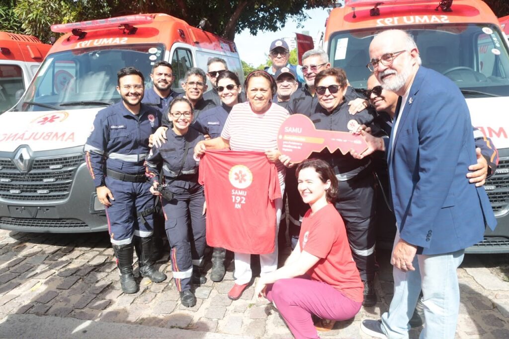 RN recebe novas ambulâncias, gabinetes odontológicos e micro-ônibus para transporte de pacientes