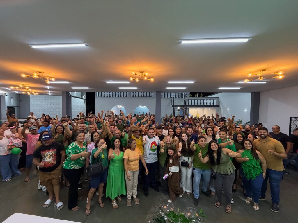 Bibiano fortalece pré-candidatura em demonstração de força política na cidade de Caraúbas