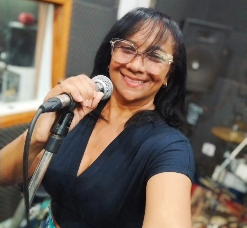 Adriana Morena conduz mesa de conversa, canta e apresenta atrações no CLIP Macau