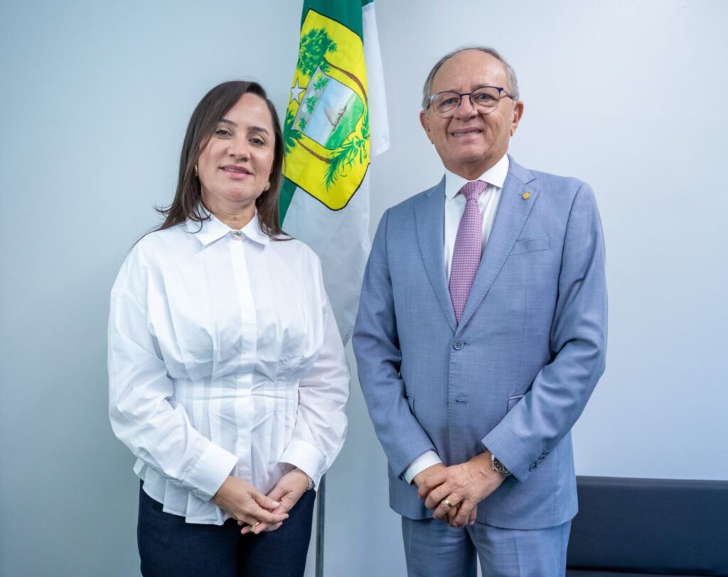 Érika Nobre recebe Benes Leocádio nesta quarta-feira (23) no Porto de Ama
