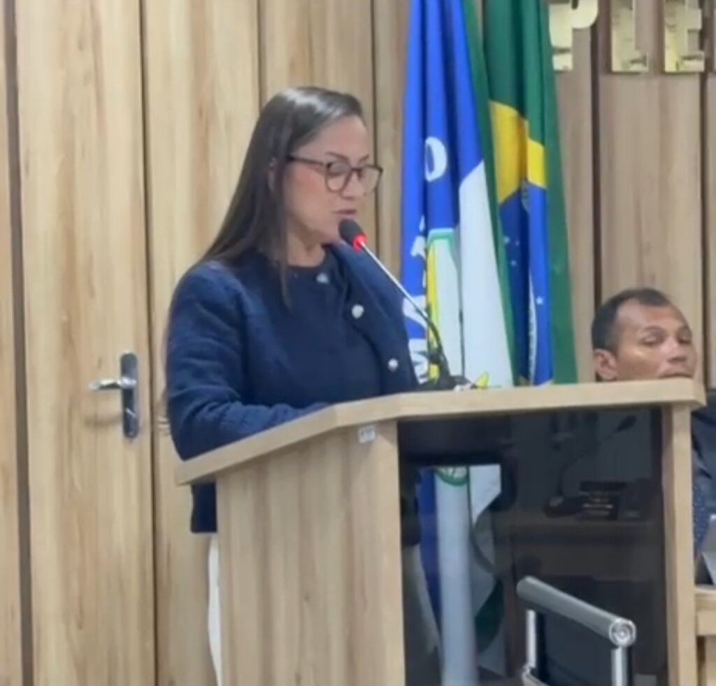 Vídeo: Vereadora Érika Nobre anuncia rompimento com a base governista